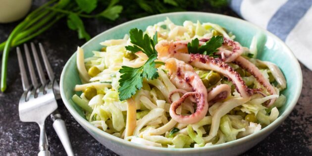 Салат из кальмаров — 12 простых и вкусных рецептов