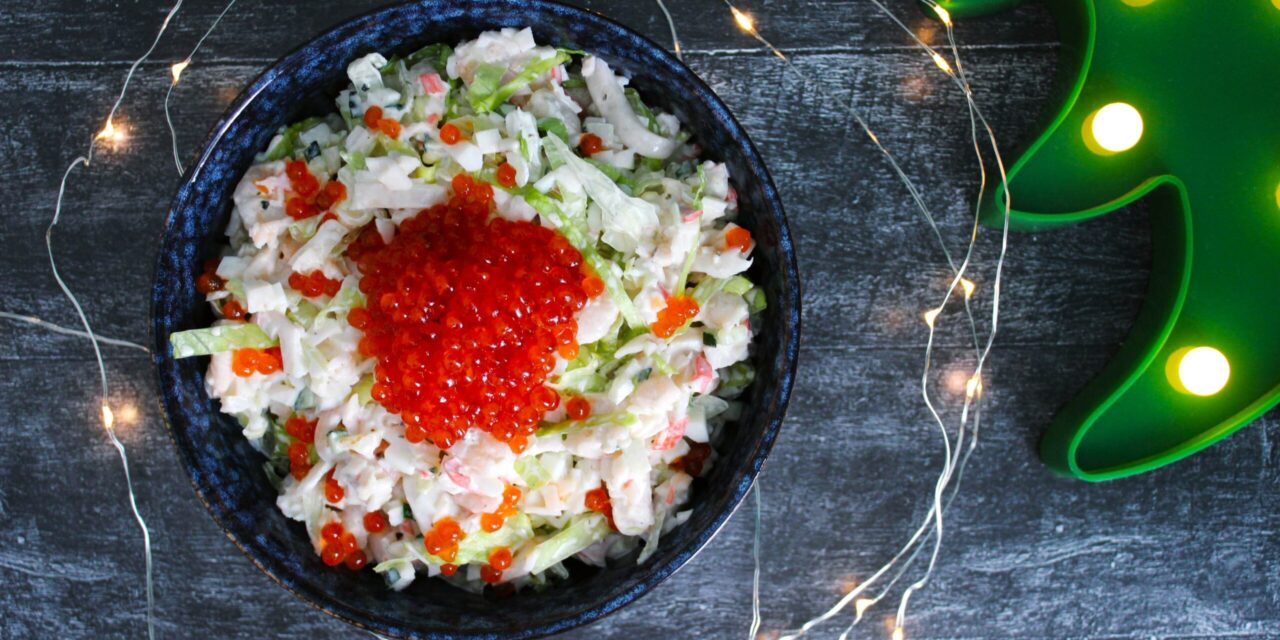 Салат с морепродуктами и красной икрой