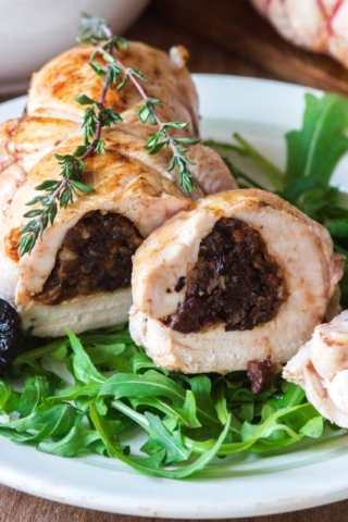 Куриные рулеты с черносливом