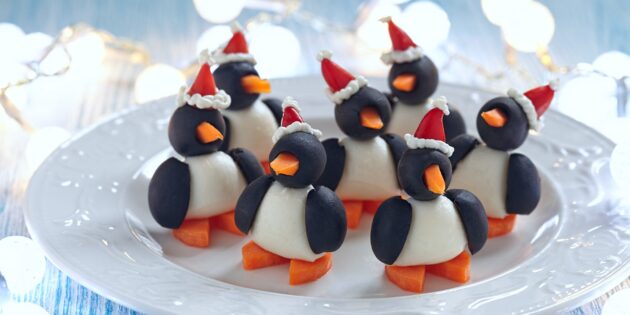 Лучшие закуски на Новый год — 2024: пингвины из маслин