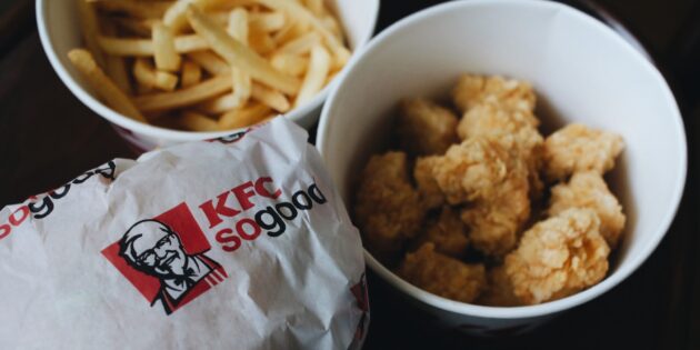 Фастфуд не так прост: «секретный рецепт» KFC и правда очень секретный