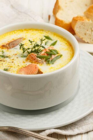 Рыбный суп с цветной капустой и сливками