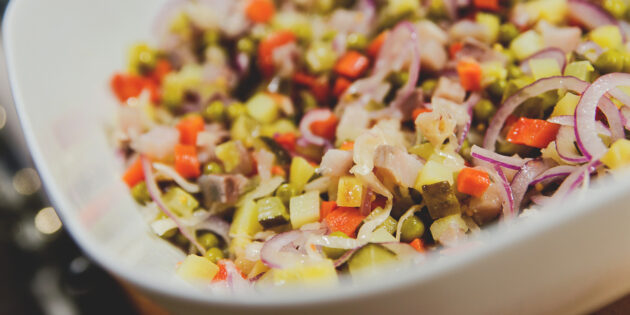 Винегрет с селёдкой, как делать: заправьте салат