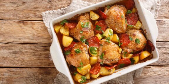 Как вкусно приготовить курицу с картошкой на горячее