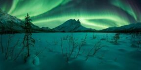 Фотограф снял чрезвычайно редкие завитки северного сияния