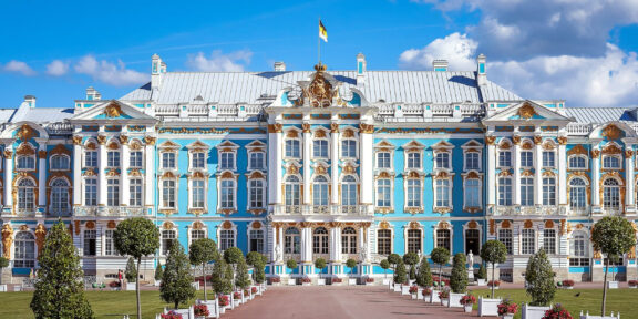 9 великолепных замков и дворцов России, которые стоит увидеть