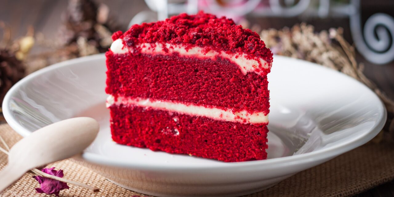 Торт «Красный бархат» с миндальной мукой