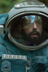 «Космонавт» — фильм от режиссёра «Чернобыля», в котором Адам Сэндлер разговаривает с пауком