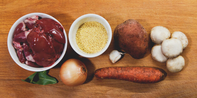 Куриный суп с потрошками и пшеном: подготовьте ингредиенты