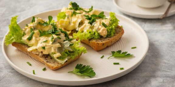 Сэндвичи с яичным салатом: рецепт