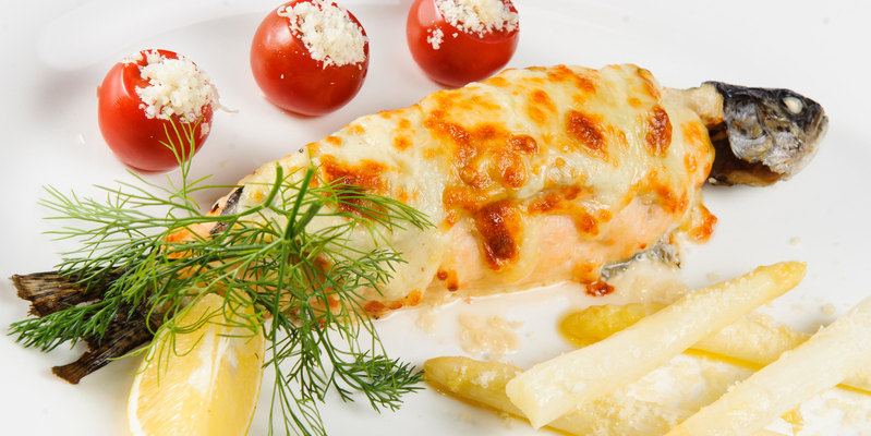 Fish baked with cheese