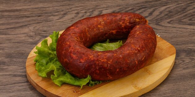 Домашняя колбаса а-ля «Краковская» из свинины и говядины: рецепт
