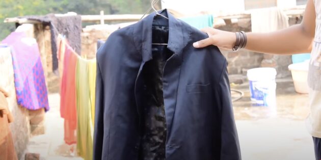 Как стирать и сушить пиджак: сушите изделие, не снимая с плечиков