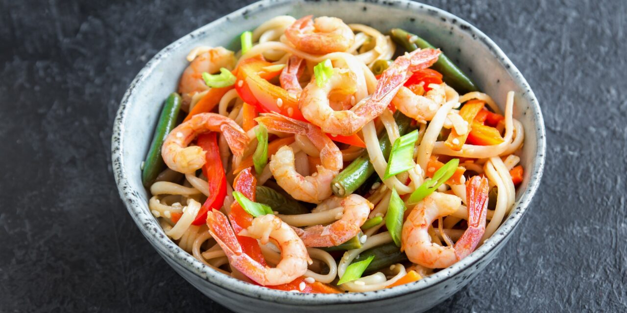 Udon with shrimp and vegetables