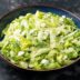 Греческий салат с айсбергом, зелёным луком и фетой