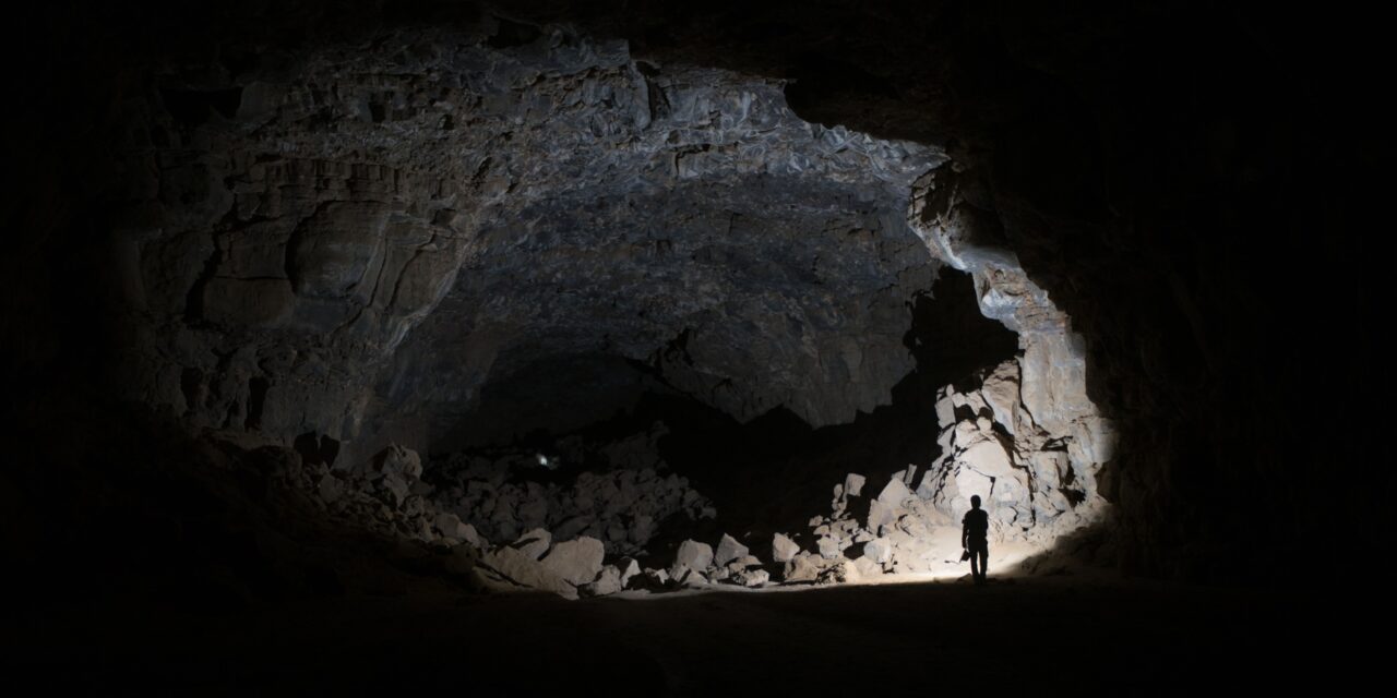древняя пещера