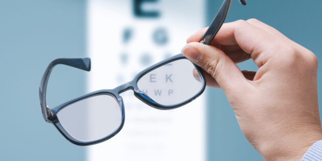 С какими заболеваниями может помочь лазерная коррекция зрения