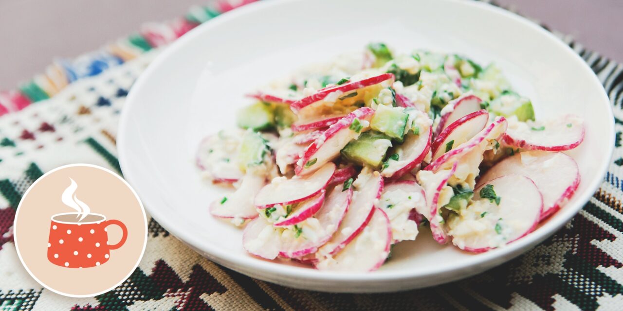 Рецепт с историей: весенний салат из редиски с яйцом и зелёным луком