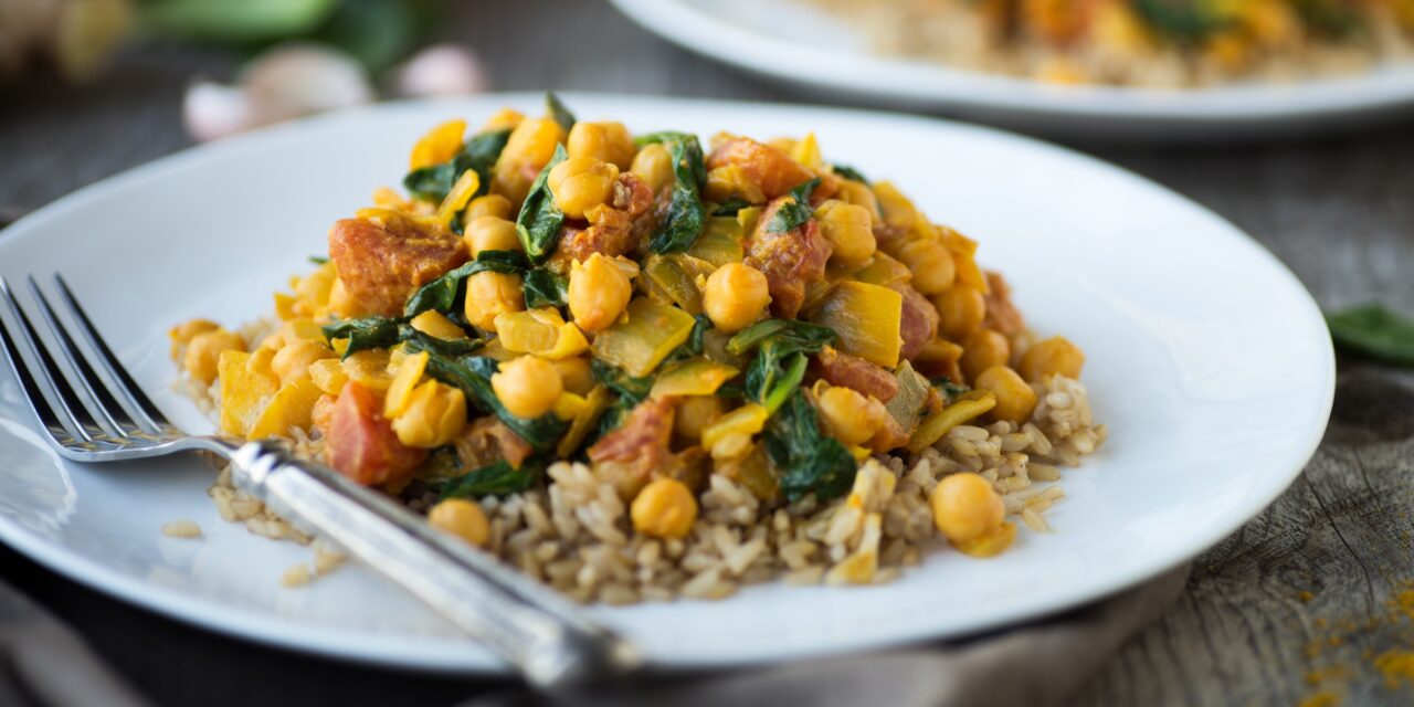 Brown rice with spinach and chickpeas