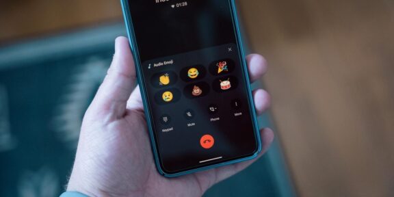 Звуки какашек, хлопушек и смеха: в номеронабирателе Android появятся «аудиоэмодзи»