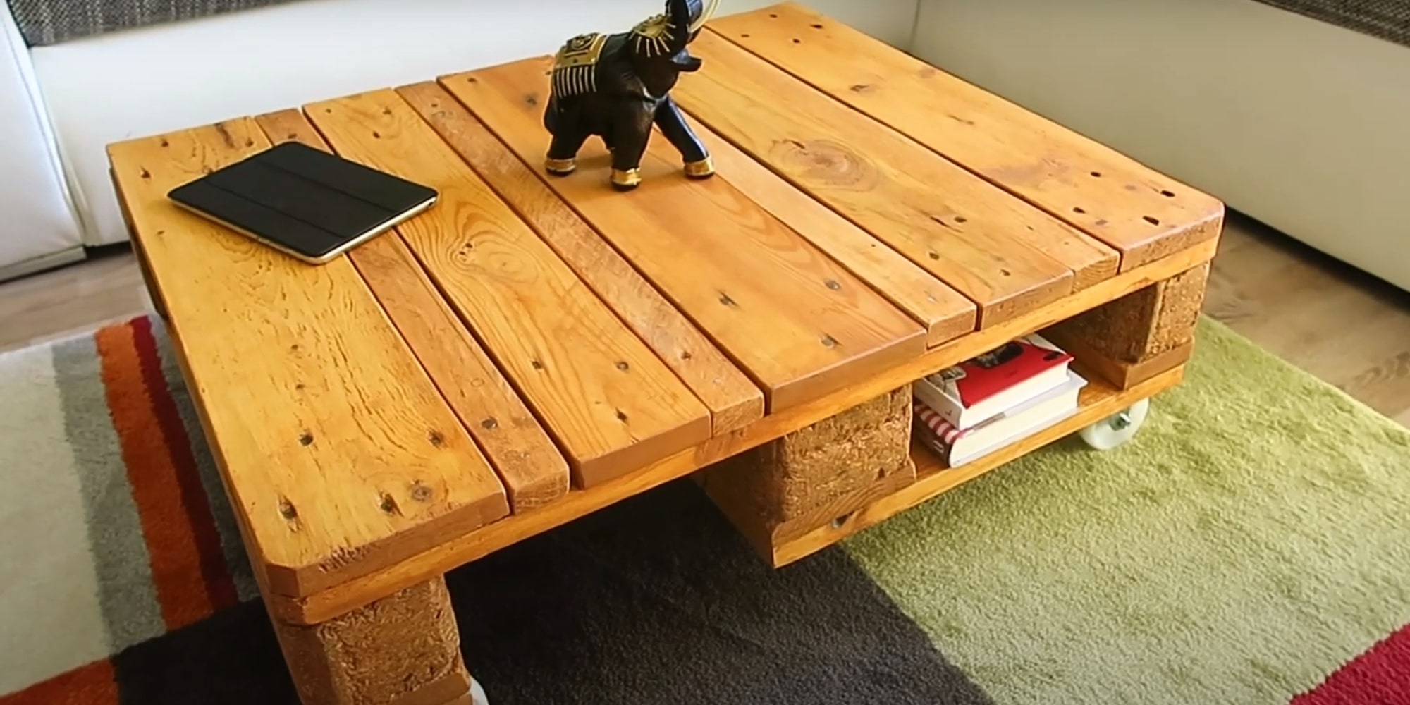 Как сделать стол из поддонов для дачи
