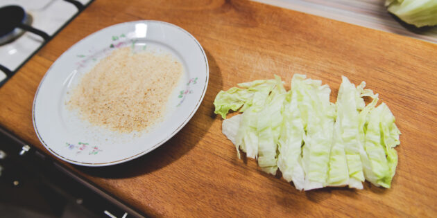 «Шведская шаверма» с селёдкой: подготовьте сухари и салат