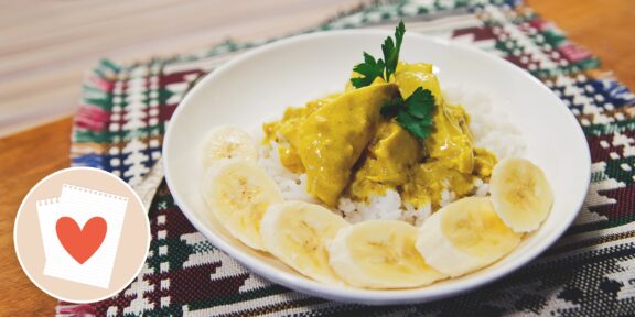 Курица в сливочном соусе карри со спелым бананом: рецепт