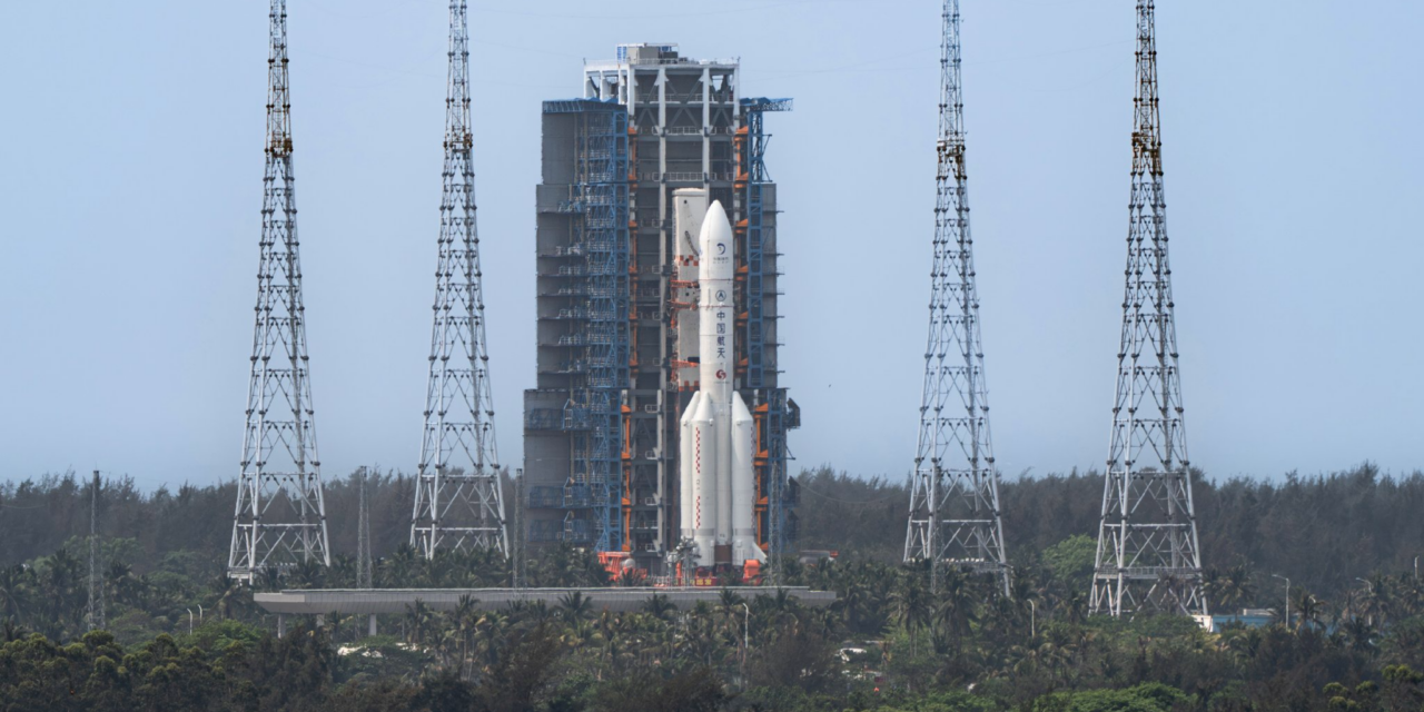 Китай запустил зонд «Чанъэ-6» для доставки грунта с обратной стороны Луны
