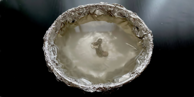 Можно ли почистить серебро с помощью соды и фольги: добавляем соду и кладём украшение