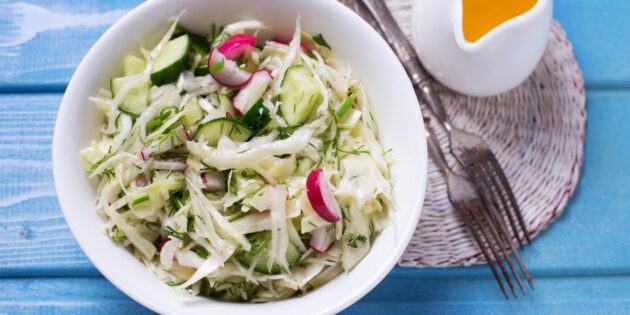 Салат из редиски и капусты: рецепт