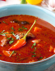 Венгерский суп с говядиной и овощами: рецепт