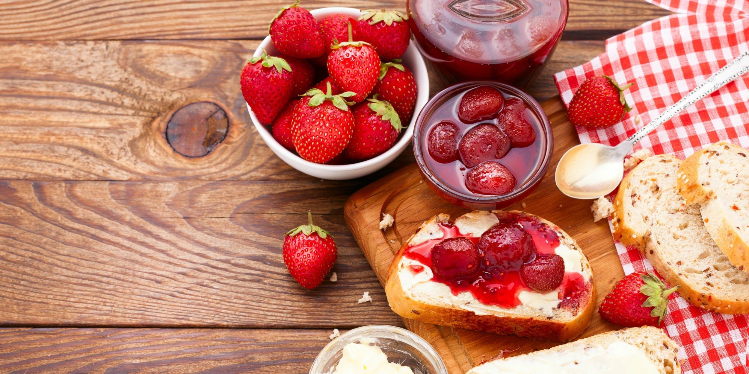 10 способов сделать клубничное варенье с целыми ягодами