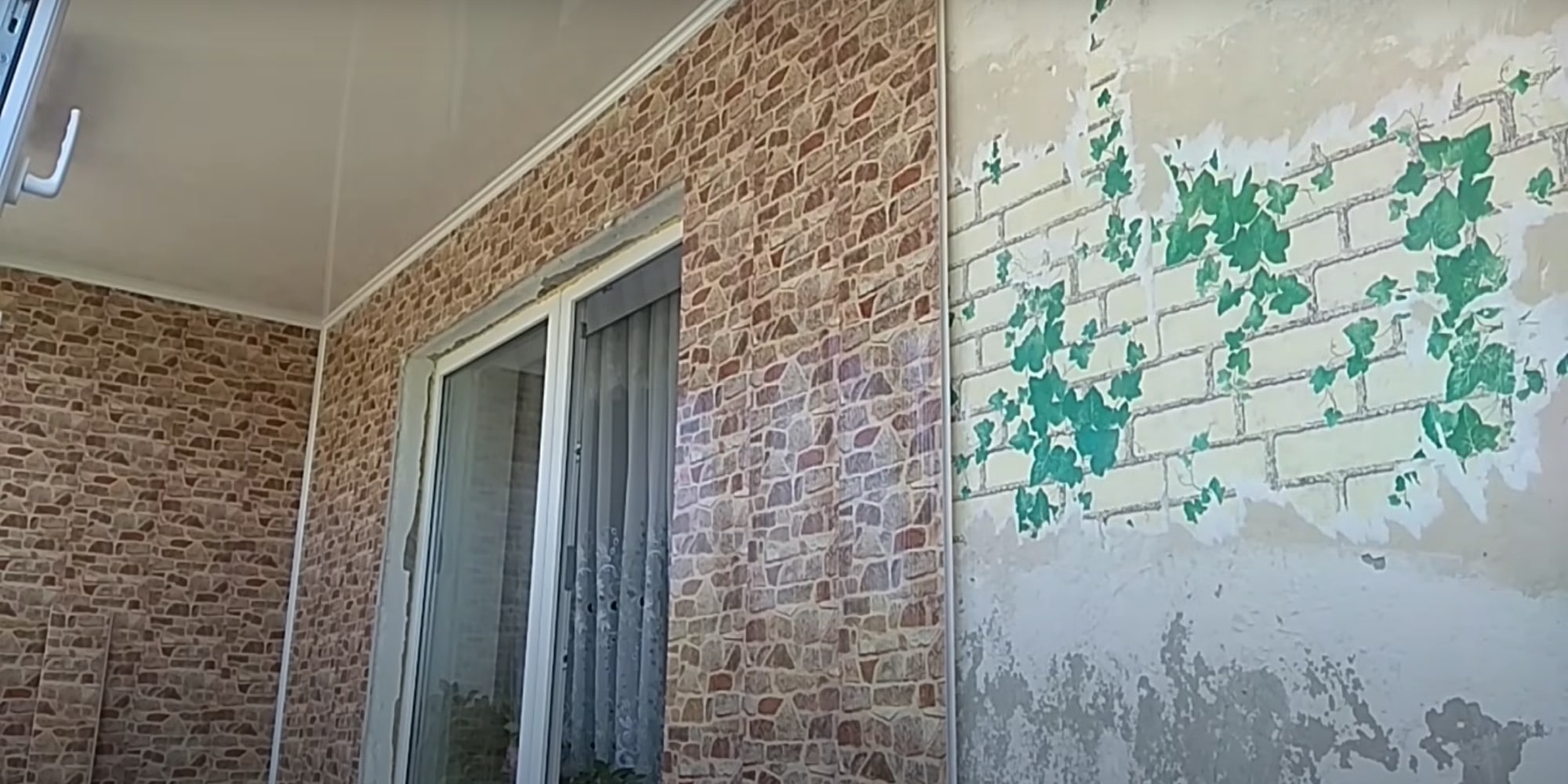 Чем отделать стены на балконе: декоративная ПВХ-плитка