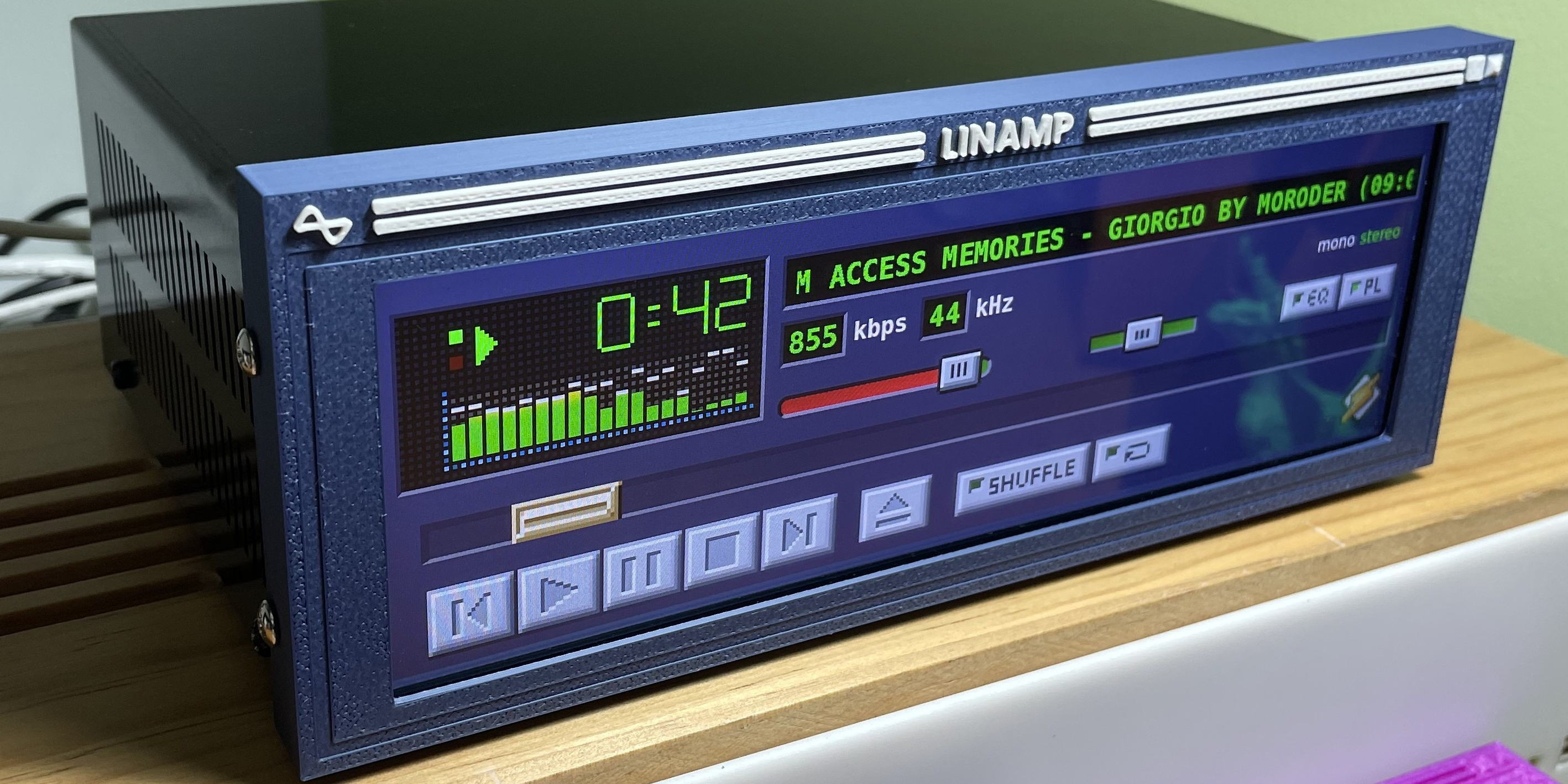 Представлена физическая версия плеера Winamp — аудиосистема Linamp