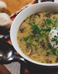 Кулайда — чешский грибной суп со сметаной и яйцом