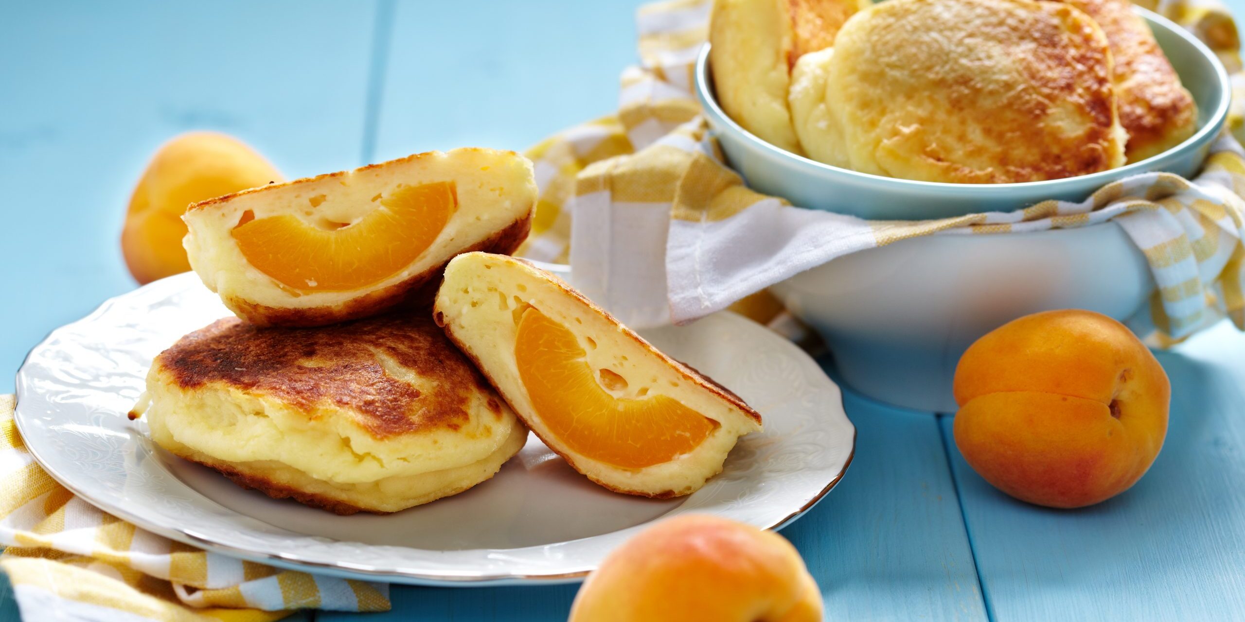 Что приготовить из абрикосов: сырники с абрикосами