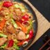Фунчоза со свининой и овощами по-тайски: рецепт
