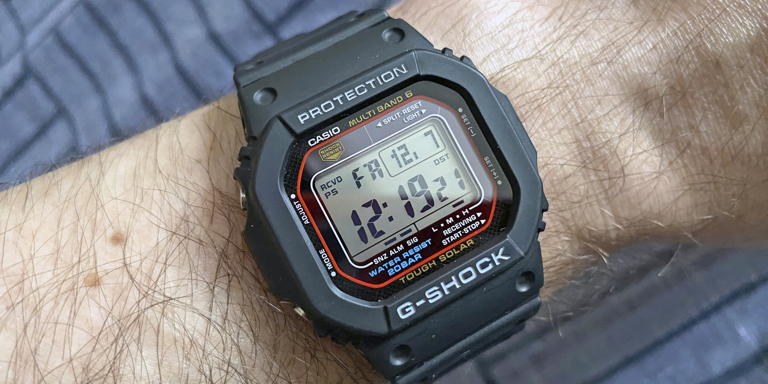 Обычные и умные часы: Casio G-Shock M5610 не будут надоедать уведомлениями