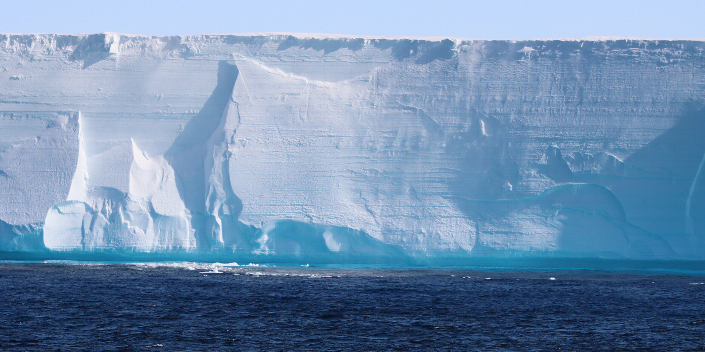 Учёные показали удивительные «песчаные дюны» подо льдами Антарктиды