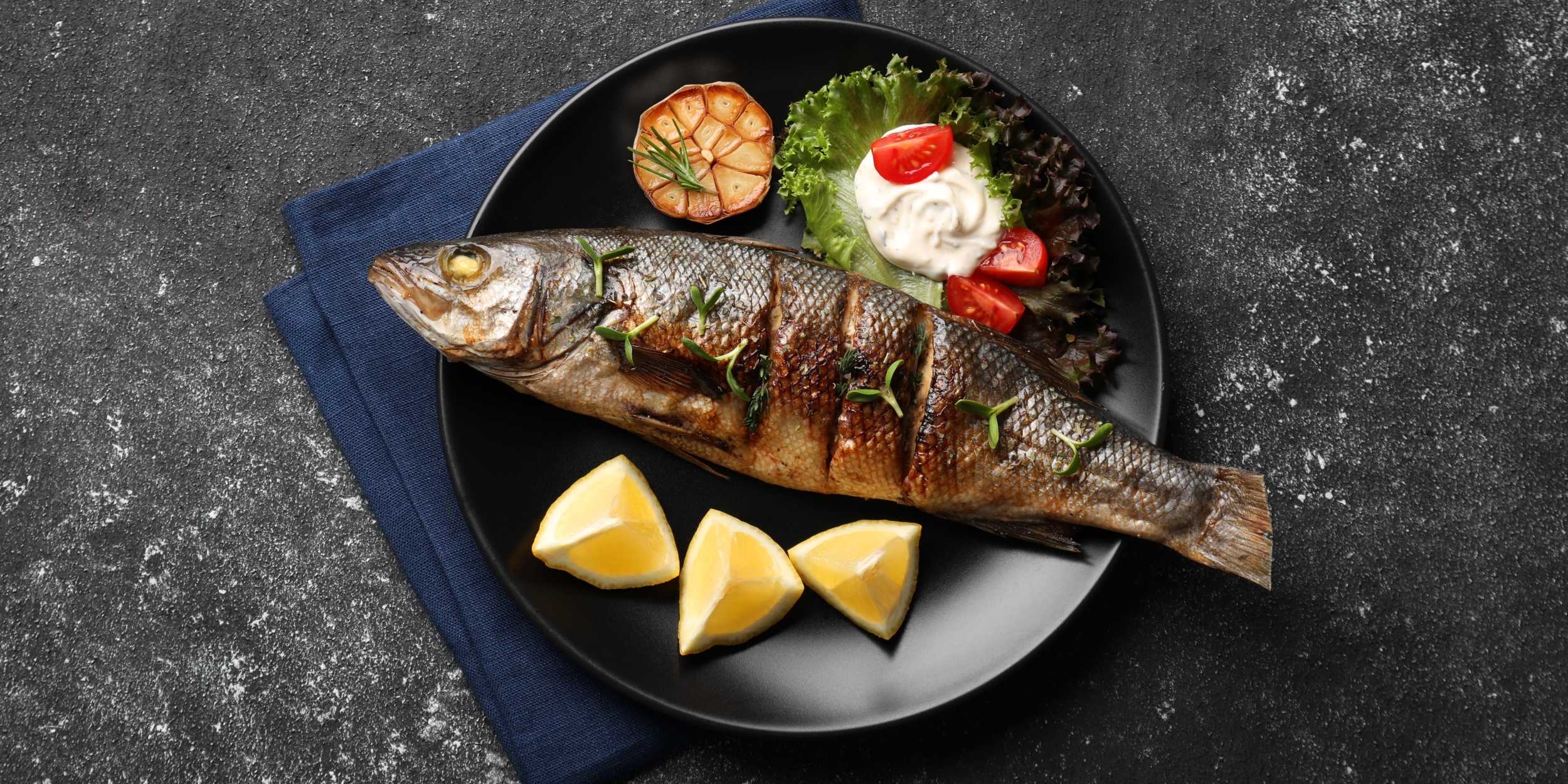 Сибас с томатным соусом