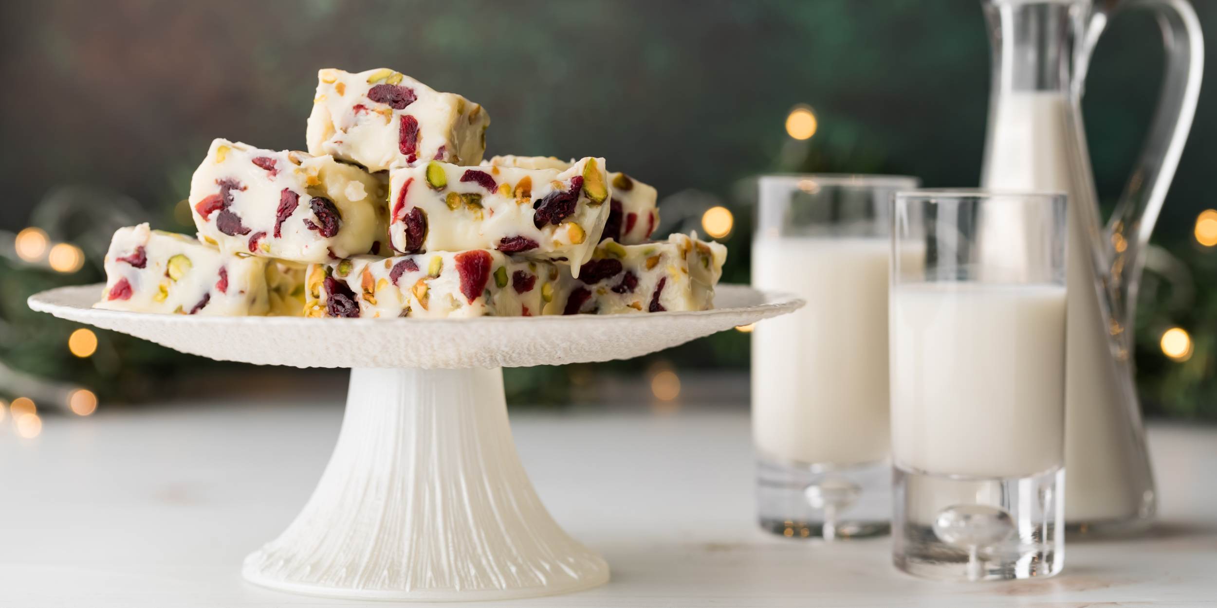 Конфеты из белого шоколада, сгущёнки, орехов и вяленой клюквы