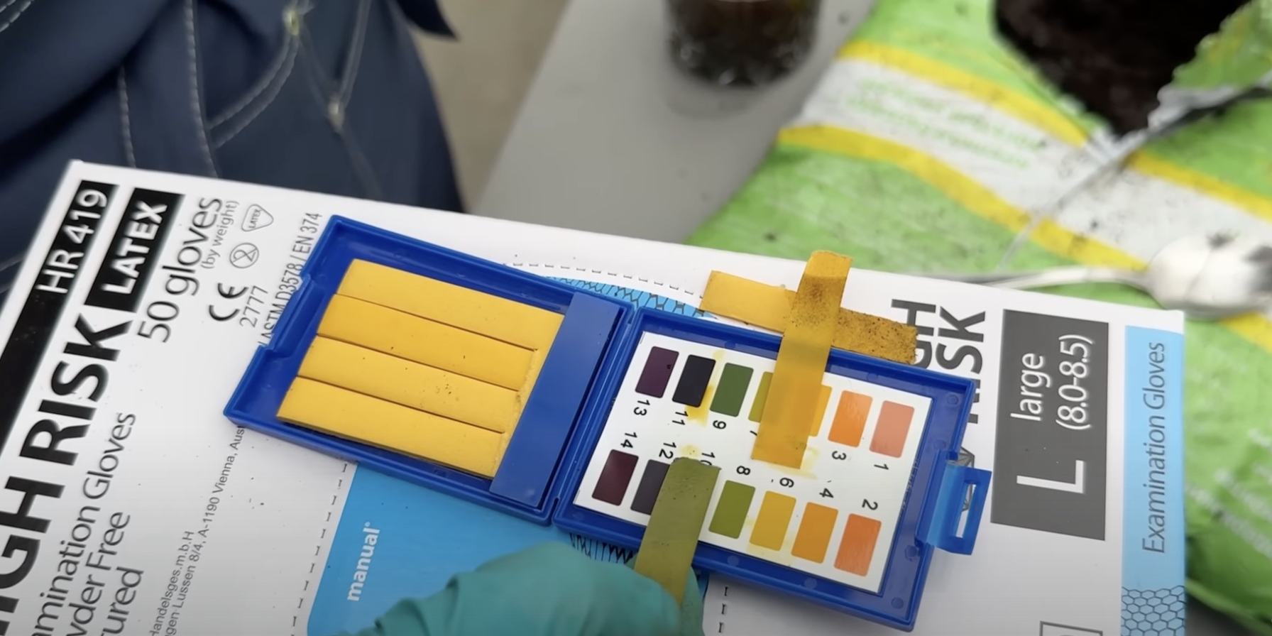 Как определить и скорректировать кислотность почвы: практическое руководство