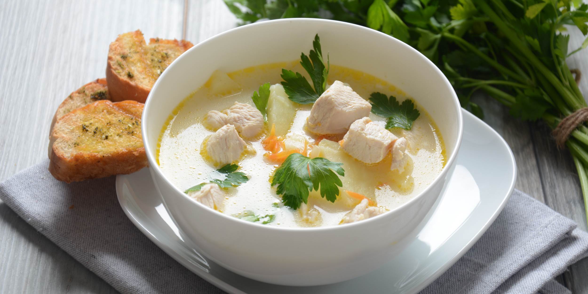 Куриный суп со сливками и лапшой