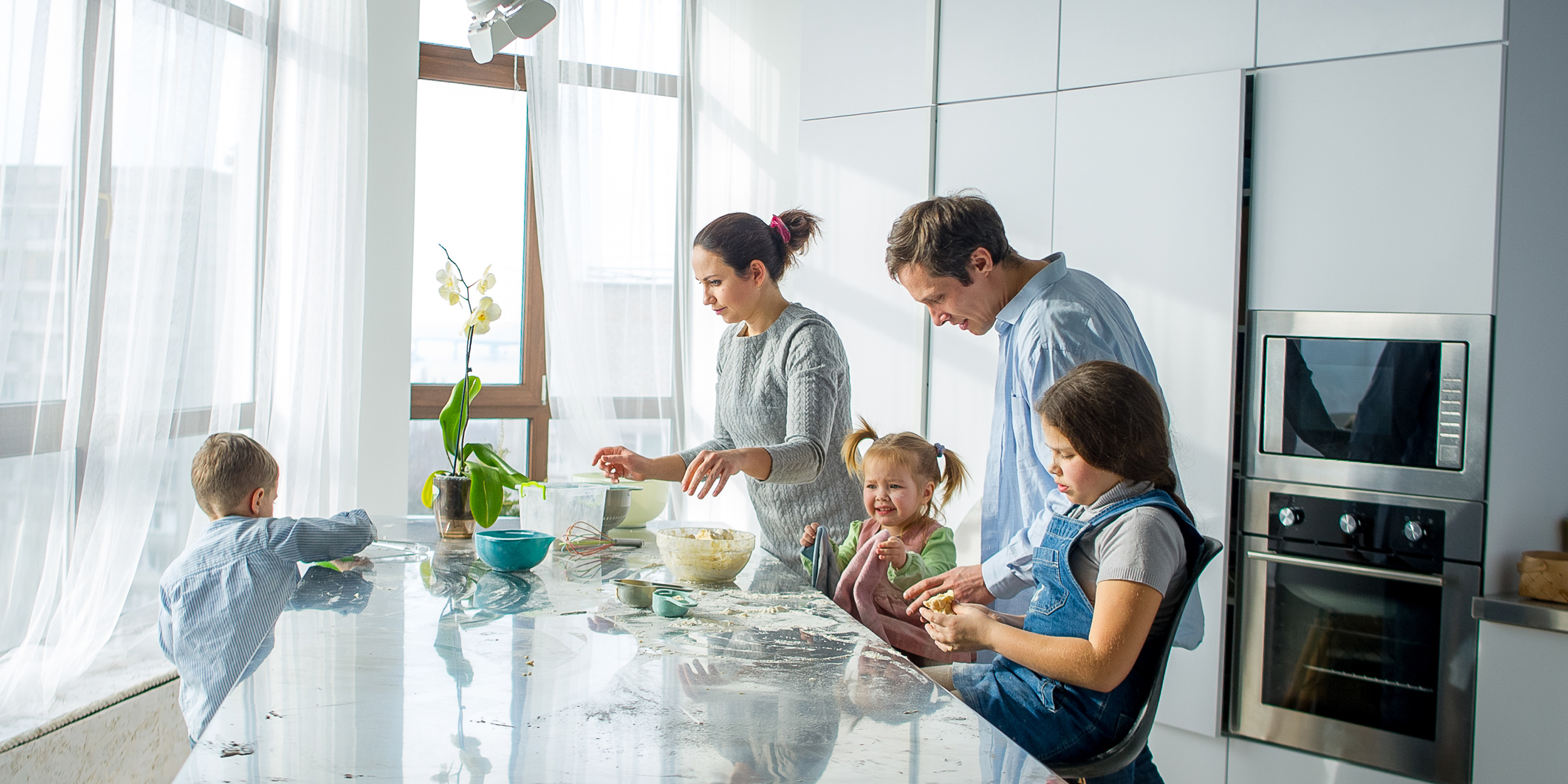Что ждёт семью после получения статуса многодетной: 5 изменений, к которым нужно подготовиться