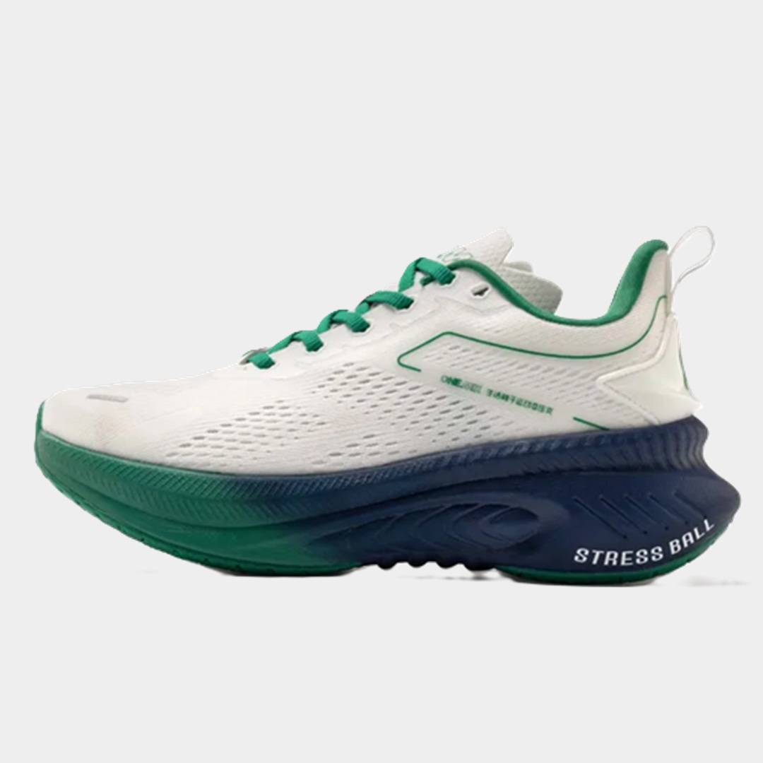 Кроссовки от Onemix