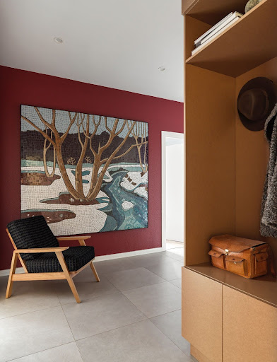 несёт большую функциональную и эмоциональную нагрузку