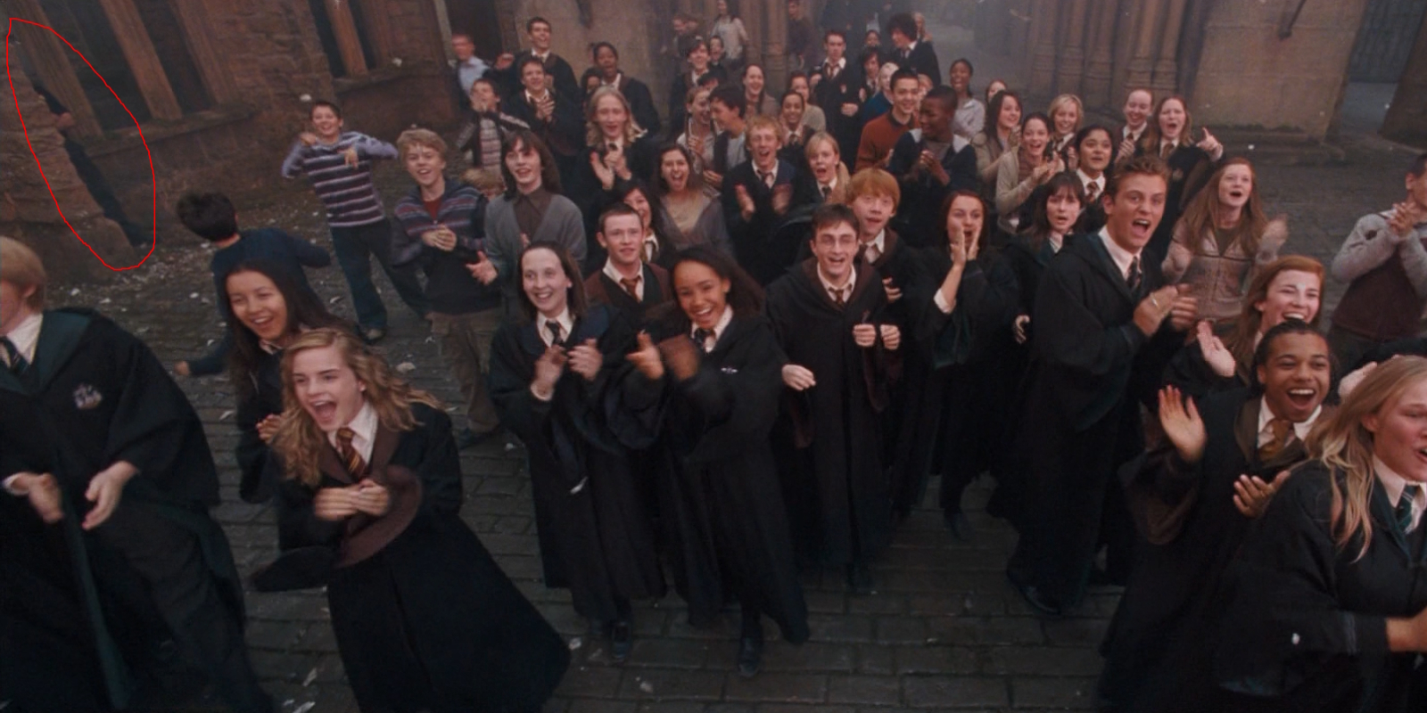 Кадр из фильма «Гарри Поттер и Орден Феникса» Киноляп в фильме «Гарри Поттер и Орден Феникса»