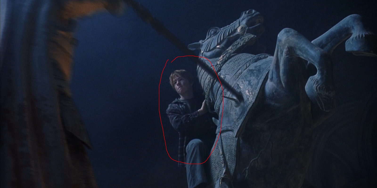 Кадр из фильма «Гарри Поттер и философский камень» Кадр из фильма «Гарри Поттер и философский камень»