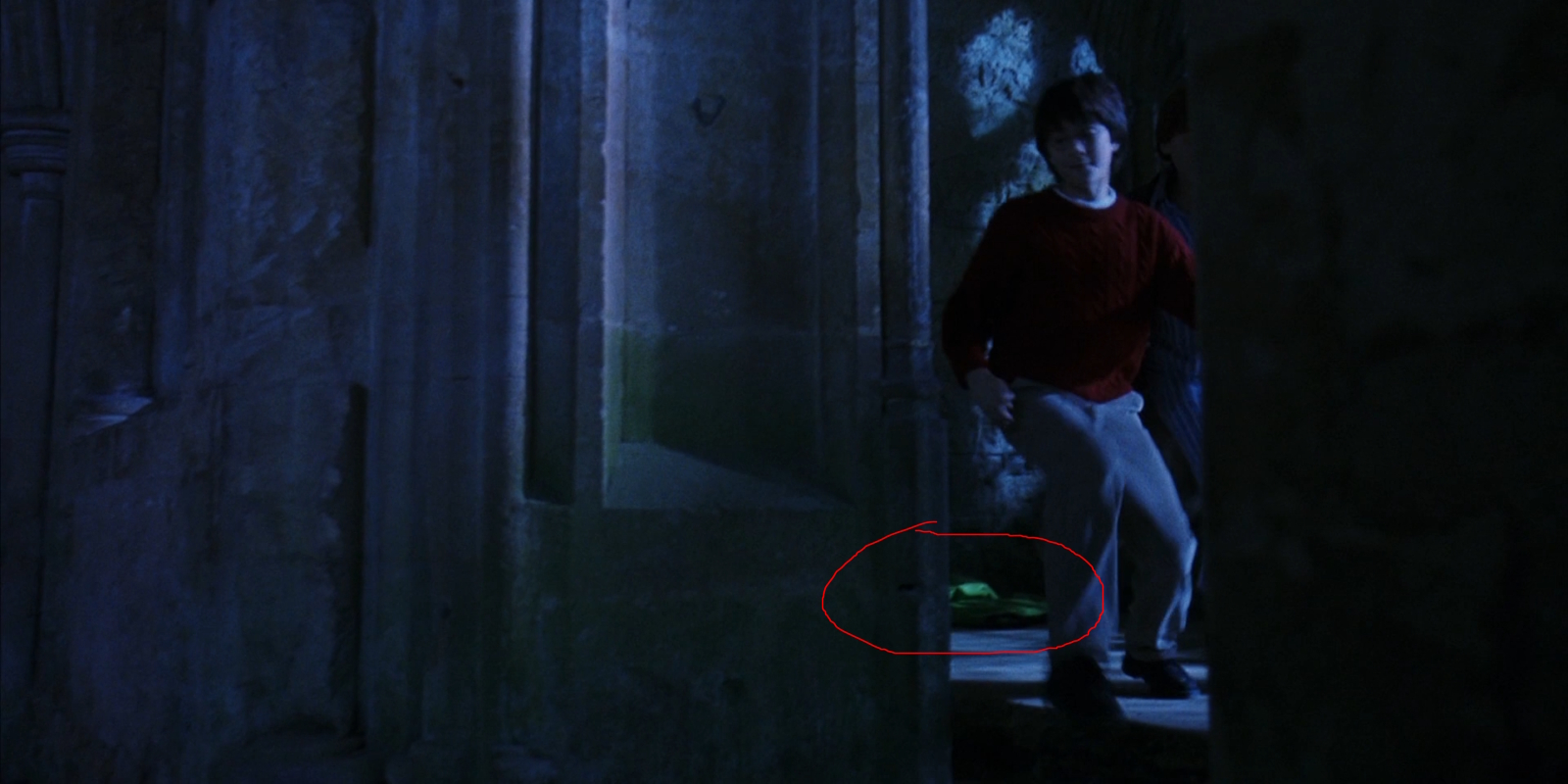 Кадр из фильма «Гарри Поттер и философский камень» Киноляпы в фильме «Гарри Поттер и философский камень»