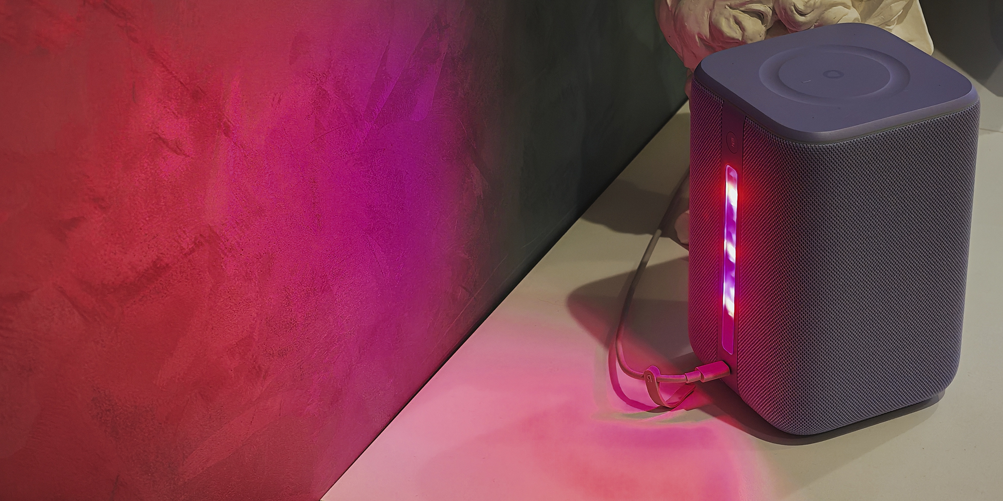 Эмбиент-подсветка сзади Обзор «Яндекс Станции 3»: эмбиент-подсветка сзади